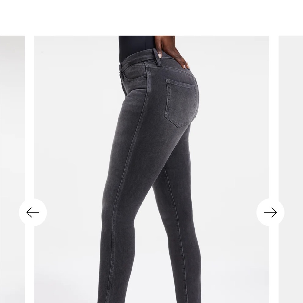 Good American Jeans - Picture 3 of 6